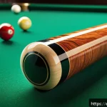 당구 큐 종류와 선택법 - A close-up, highly detailed image of a classic wooden pool cue made from polished maple wood, showca...